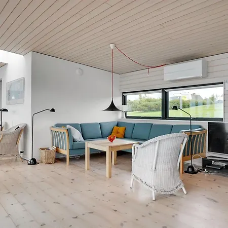 Mahilo - 300m From The Sea By Interhome Nyaraló